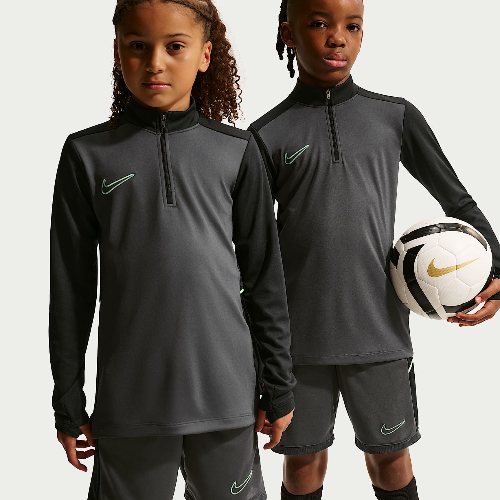 Nike Academy Big Kids' Dri-FIT Long-Sleeve 1/4-Zip Soccer Drill